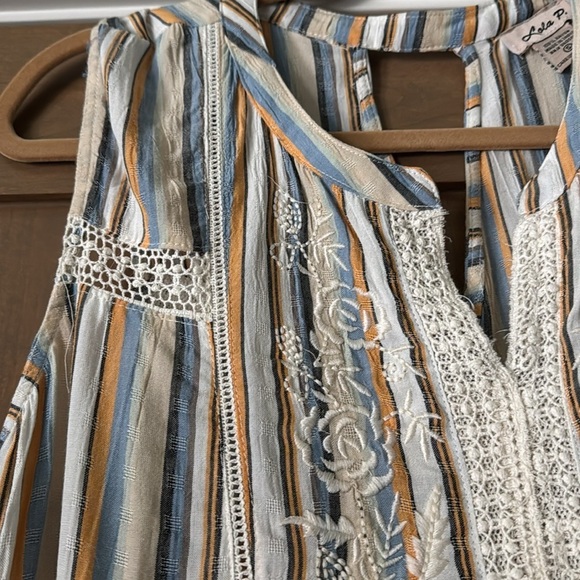 NWT Lola P. Sleeveless Blouse Top Womens S Stripes Bohemian crochet Embroidery - Picture 4 of 11